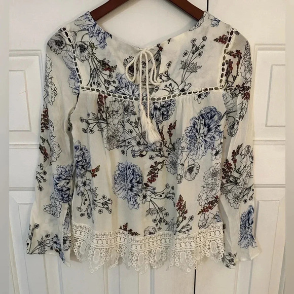 Maeve by Anthropologie White w blue floral print Crocheted boho Top Size ES - Picture 2 of 7